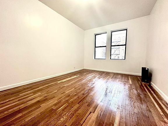 2nd image of 92 Pinehurst Ave #3G