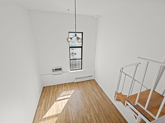 4th image of 131 E 83rd St APT 6e
