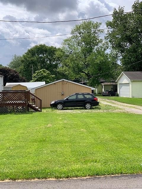 2nd image of 1014 S Opel St