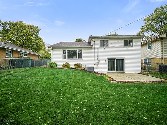 5th image of 1107 S Leslie Ln