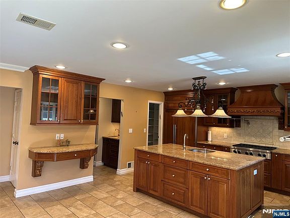 4th image of 506 Sunderland Rd