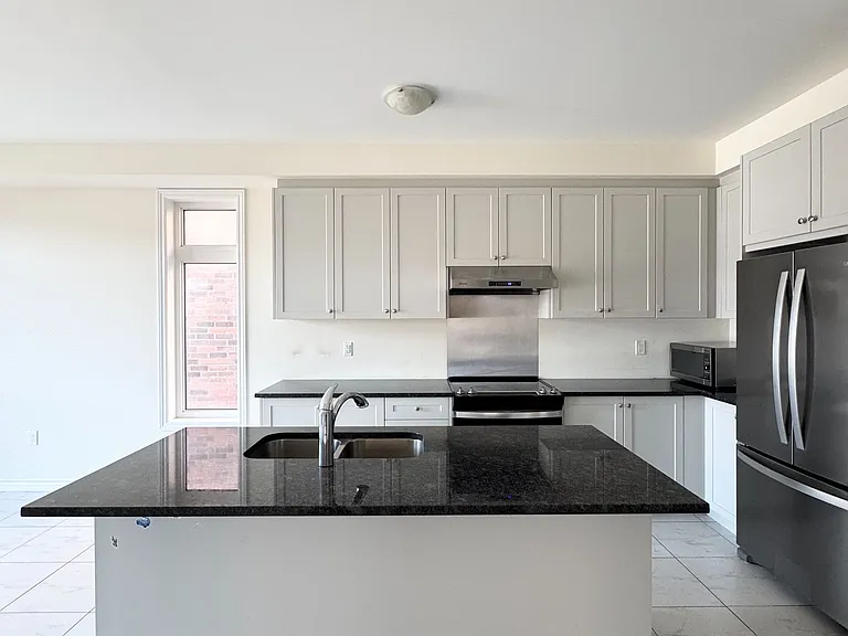 78 Kentledge Ave — Photo 3