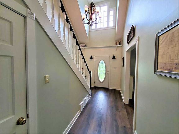 4th image of 140 Jameson Dr