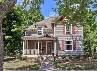 430 7th St, Traverse City, MI 49684