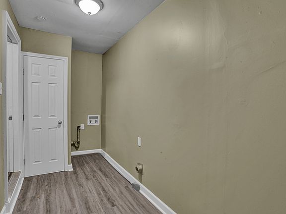 3rd image of 1024 Auburn Dr