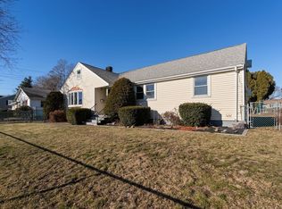 253 W Squantum St, Quincy, MA 02171