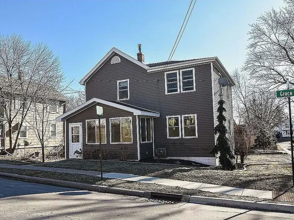 1892 Grace St, Dubuque, IA 52001