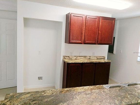 5th image of 3015 Bunche St