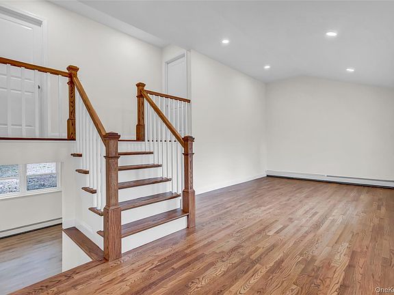5th image of 15 Glenwood Lane