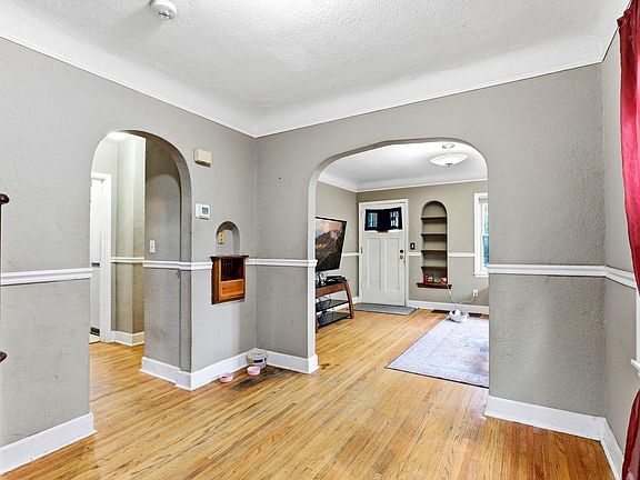 5th image of 5447 Bryant Ave N