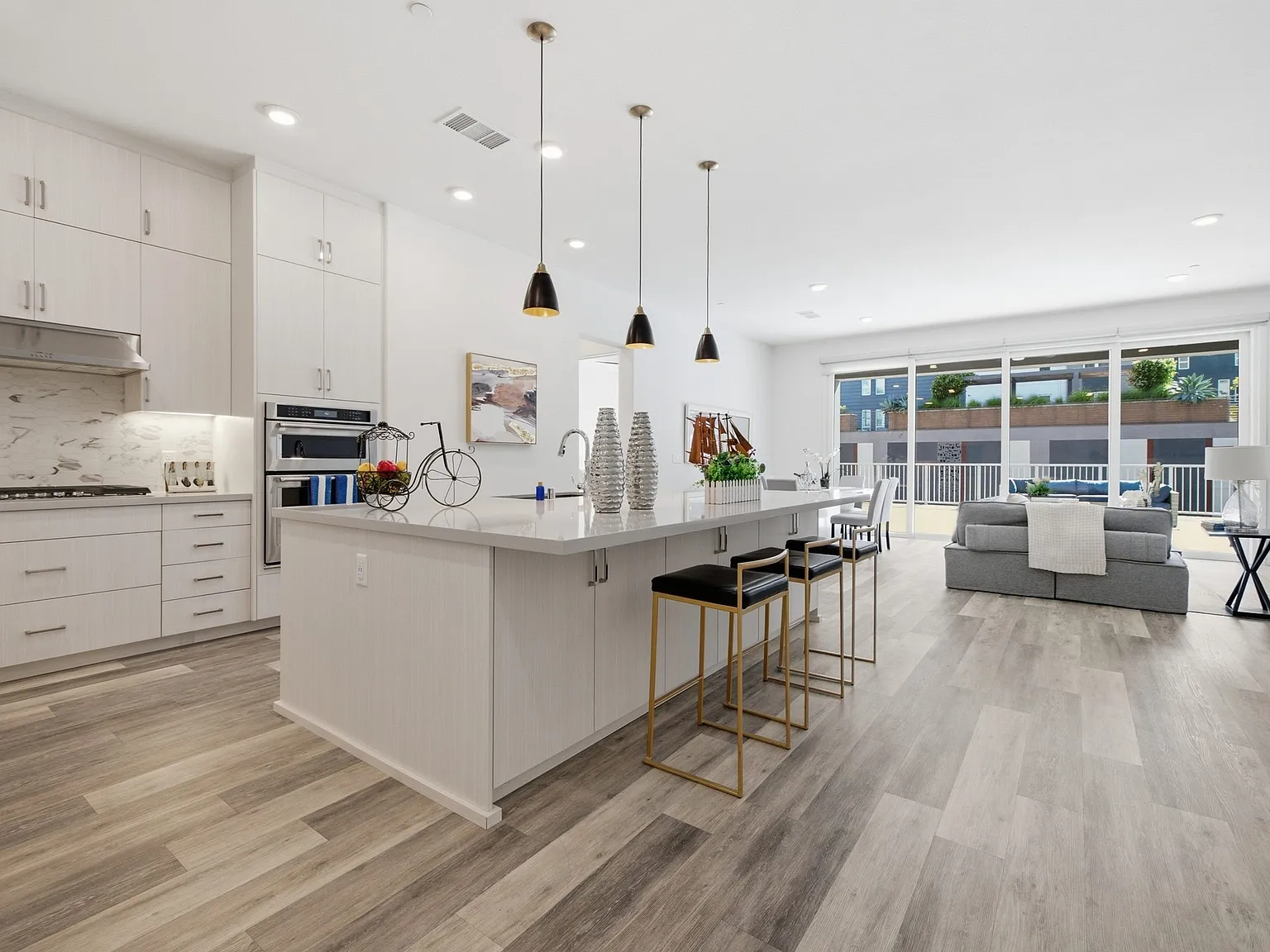 2 bed, 1688 sqft, $4,700 — Photo 1