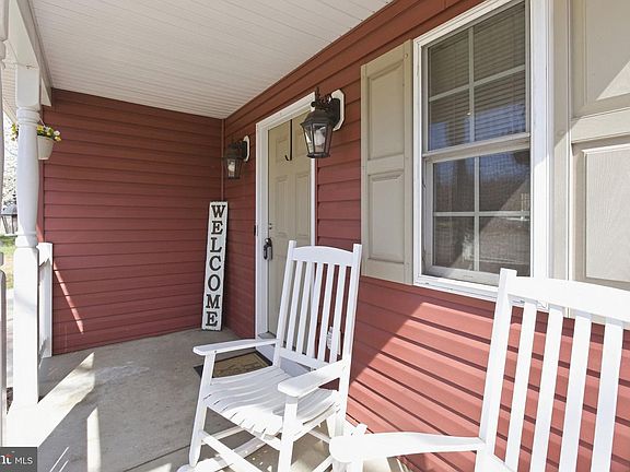 3rd image of 109 Spotslee Dr