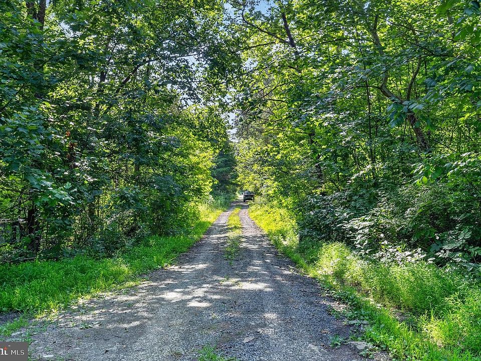 1st image of Greenway Ln