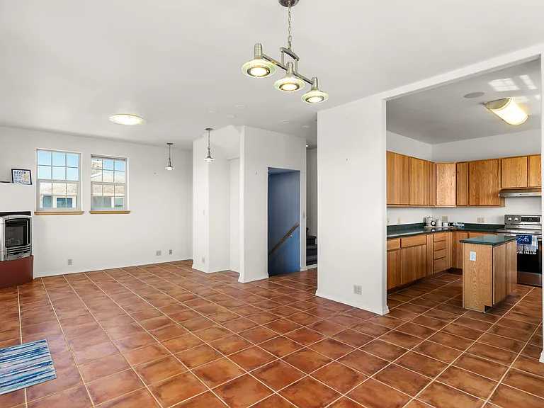 1140 Ocean Shores Blvd SW — Photo 5