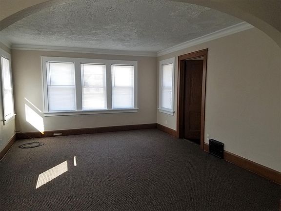 2nd image of 922 15th St #2