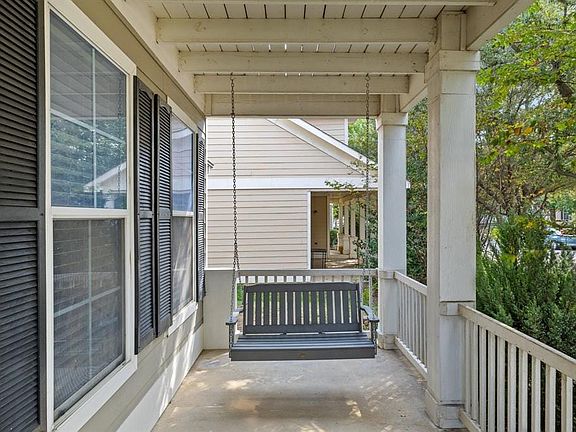 2nd image of 10025 Lakeview Dr