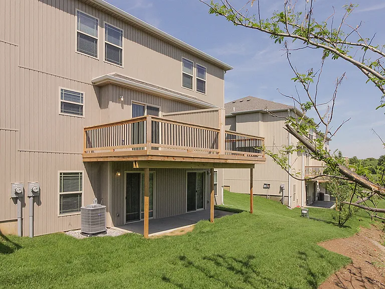 Highlands at Piper Townhomes — Photo 9