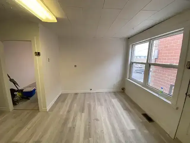 241 William St #6 — Photo 4