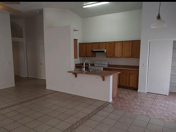2nd image of 7577 W Denton Ln