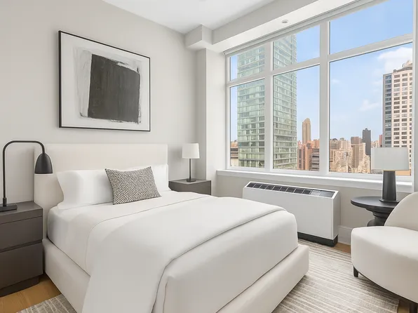 300 East 55th Street image 13 of 20