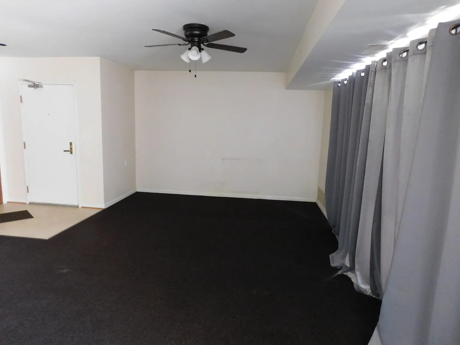 1 bed, 1.0 bath, 900 sqft, $1,025 — Photo 2