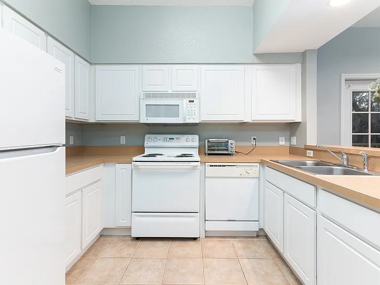 4850 SW 91st Ter #301 — Photo 8