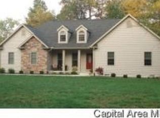 75 Miller Ln, Taylorville, IL 62568
