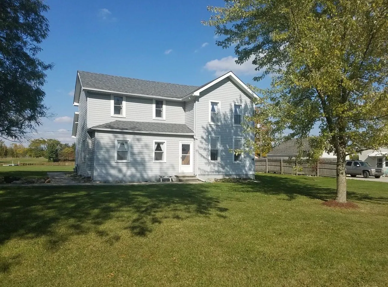 4 bed, 1876 sqft, $1,400 — Photo 2