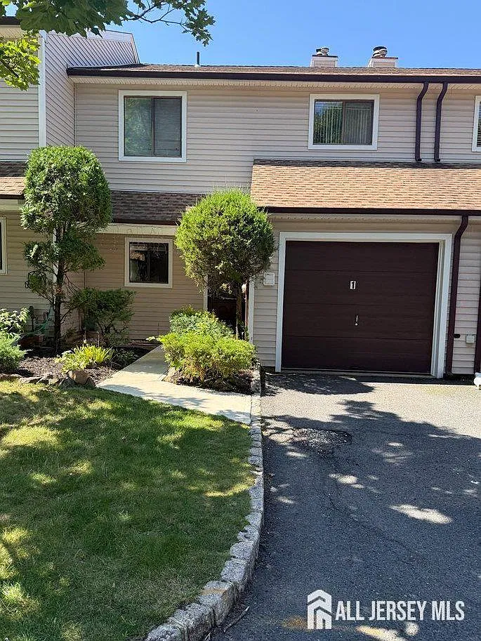 3 bed, 2.5 bath, 1463 sqft, $2,900 — Photo 2