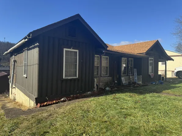 1145 Waco Rd, Huntington, WV 25701