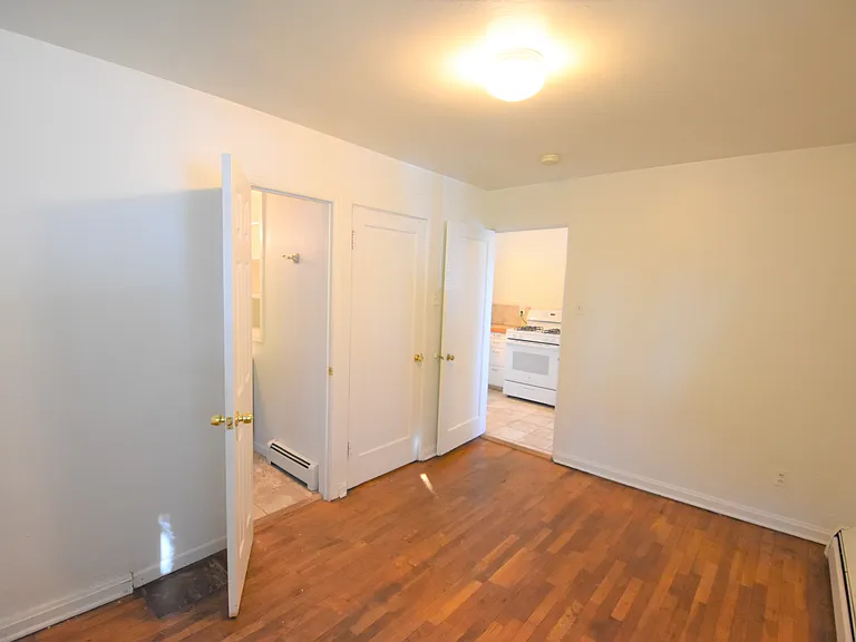875 20th St #1 — Photo 5