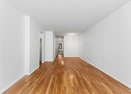 3rd image of 325 W 51st St APT 1B