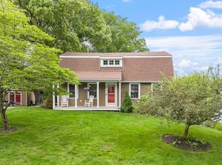 4 Elizabeth Rd, Hudson, MA 01749