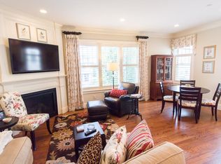 403 Hunnewell St, Needham, MA 02494