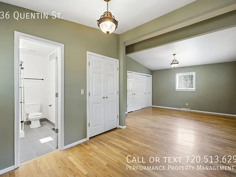 536 Quentin St — Photo 14