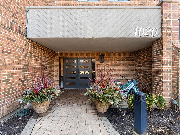2nd image of 1020 N Harlem Ave APT 1E
