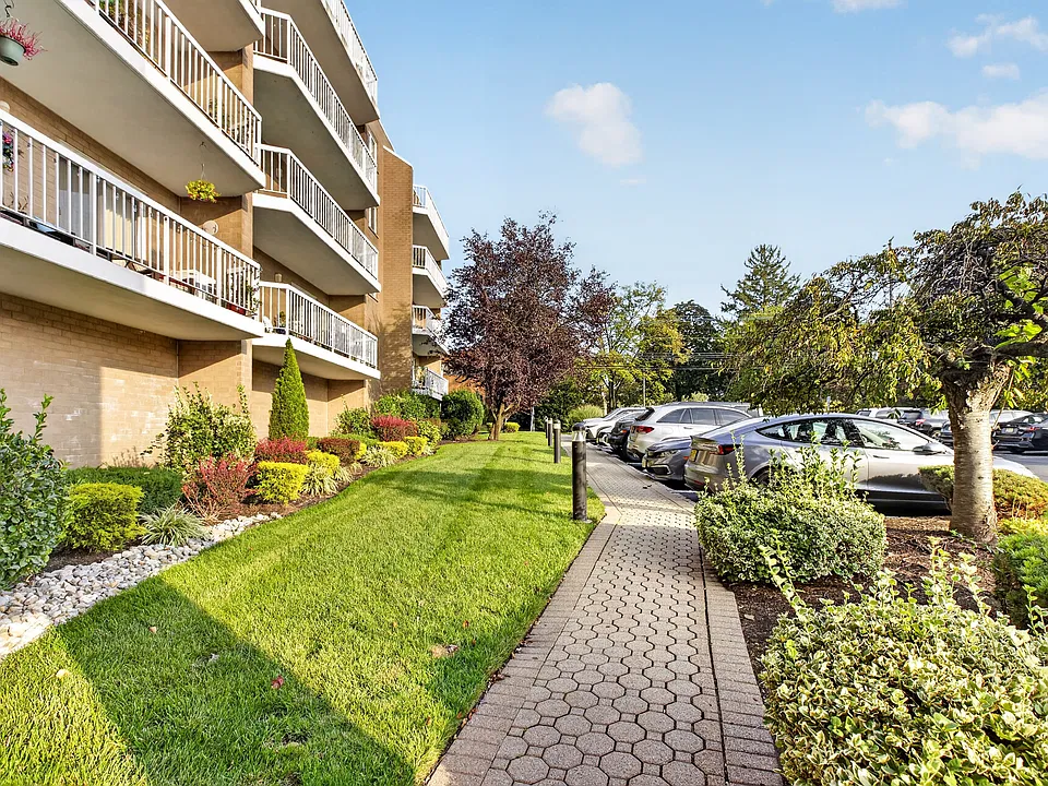 38 Moonachie Rd #315