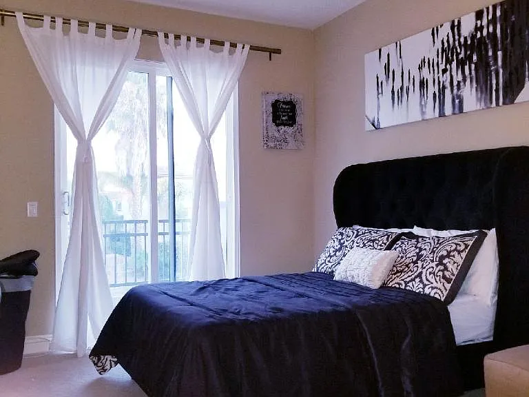 1520 Hillsborough St #1 — Photo 1