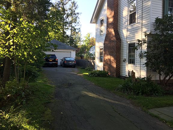 2nd image of 138 Champlin Ave