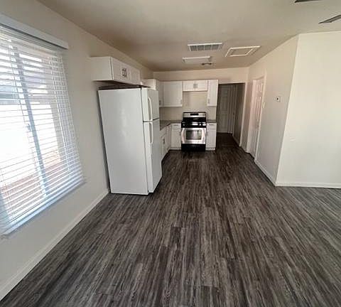 3rd image of 6739 N 61st Ave #1