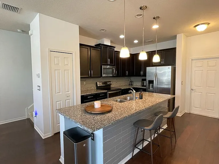 10732 Avery Park Dr — Photo 5