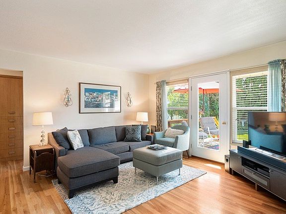 5th image of 4509 N Windsor Dr