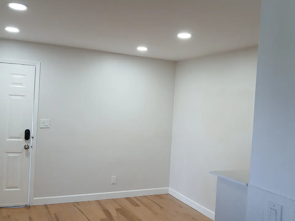 126 Frederic St #1