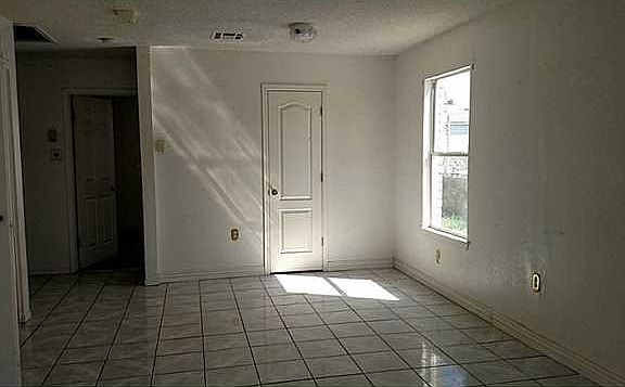 2nd image of 11969 Kings Crest Dr