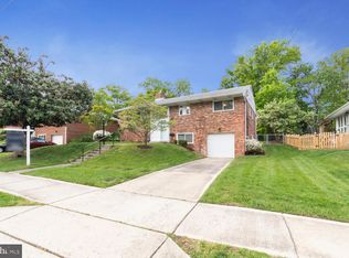 6037 Cheshire Dr, Bethesda, MD 20814