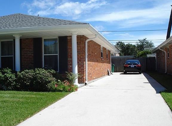 2nd image of 3801 Clifford Dr