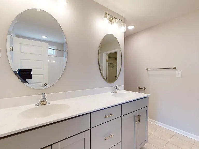 93 Robertson Ln — Photo 9