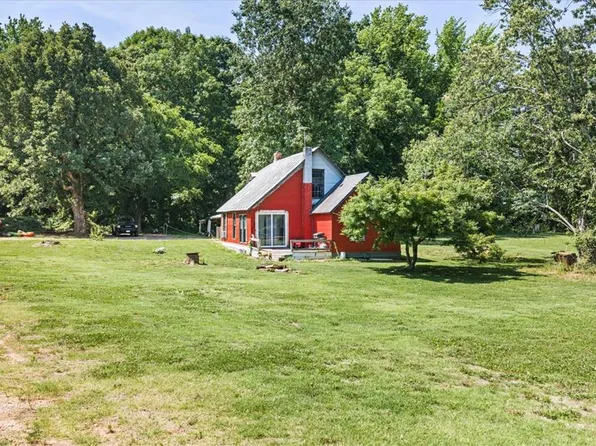652 Bailey Dr, Chase City, VA 23924