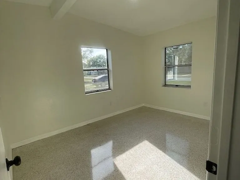 877 Horizon St — Photo 9