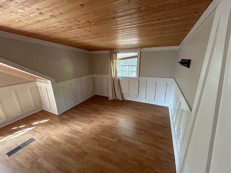 2461 Lyndhurst Ave — Photo 49